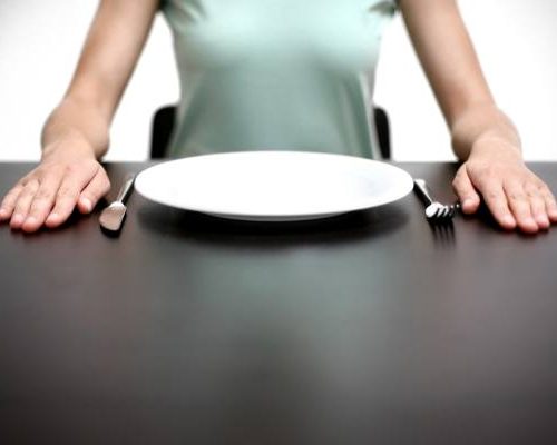 Post jakościowy a post ilościowy – czym się różnią? Który obowiązuje w Wielkim Poście i co można jeść? Wykluczone jest nie tylko mięso