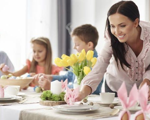 Jak się nie przejeść w Wielkanoc? Wypróbuj 7 prostych sposobów, które pomogą na świąteczne obżarstwo