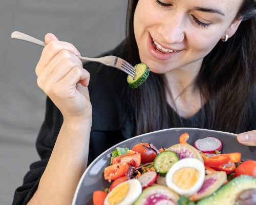 Dieta bez mięsa to ochrona przed rakiem. Wegetarianizm zmniejsza ryzyko rozwoju nowotworów. Możesz wybrać różne odmiany tej diety