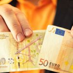 Najbiedniejszy kraj UE przyjmie euro. Polska? Nie jest zainteresowana