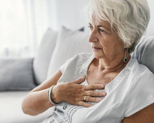 Odbijanie nie daje ci spokoju? Sprawdź, co może oznaczać. Zobacz, jakie dolegliwości kryją się za uporczywym bekaniem