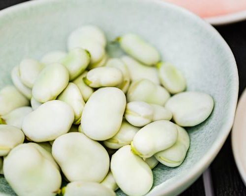 Bób nie dla każdego! Sprawdź, kto powinien go unikać. Te leki i choroby wykluczają jego jedzenie