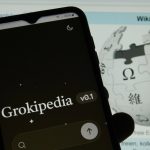 Elon Musk odpalił Grokipedię. Na razie szału nie ma Elon Musk odpalił Grokipedię. Na razie szału nie ma