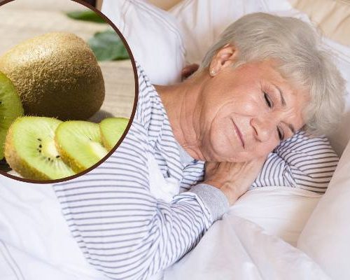 Zjedz godzinę przed snem, a zaśniesz w kilka chwil. Kiwi to lek na problemy z zasypianiem