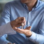 „Można kupić mieszkanie o jeden pokój większe”. Tegoroczne decyzje RPP