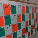 Zalety wyposażenia biura w szafki metalowe