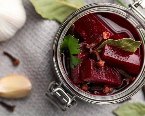 Pyszny i niezwykle zdrowy – oto, jak robię własny zakwas buraczany. Mam ten przepis od lat i zawsze wychodzi idealny