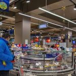 Francuska sieć znika z Włoch. Co z polskimi sklepami?