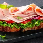 „Ceny poszybują”. Branża mięsna nie chce podatku tłuszczowego