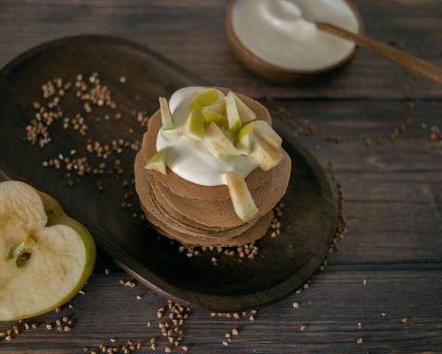 Placki z jabłkami na każdą okazję? Wypróbuj przepisy na placki bezglutenowe, bez jajek i mleka