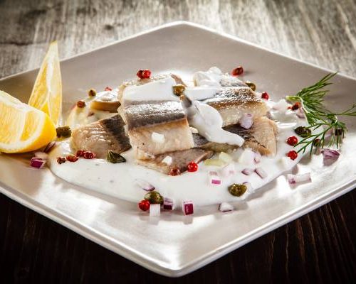 Ryba na Wigilię w zdrowym i nietuzinkowym wydaniu. Te przepisy zaskoczą wszystkich i sprawią, że będziesz przyrządzać je co roku na Święta