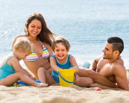 Pechowa siódemka. Tych chorób możesz się nabawić w ciepłych krajach. Jak się przed nimi uchronić? Sprawdź przed wyjazdem na ferie!