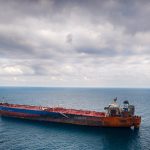 Rosyjska ropa wraca na rynek. USA łagodzą sankcje