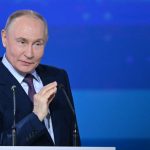 Na Kremlu strzelają korki od szampana. „Wkładamy pieniądze w kieszeń naszym wrogom”