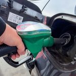 ​KE przymknie oko na obniżony VAT na paliwa? Warszawa na to liczy