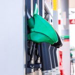 Złe wieści dla kierowców. Ropa znów drożeje