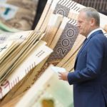 Tusk zapowiedział nowe progi podatkowe. Morawiecki zaprasza na korepetycje, Sawicki rozczarowany