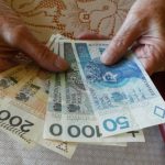 Tysiące emerytów tracą 866 zł miesięcznie. Tego dodatku ZUS nie wypłaci sam, potrzebny wniosek