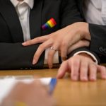 ZUS wypłacił pierwsze zasiłki opiekuńcze dla par jednopłciowych. Nowe przepisy już działają